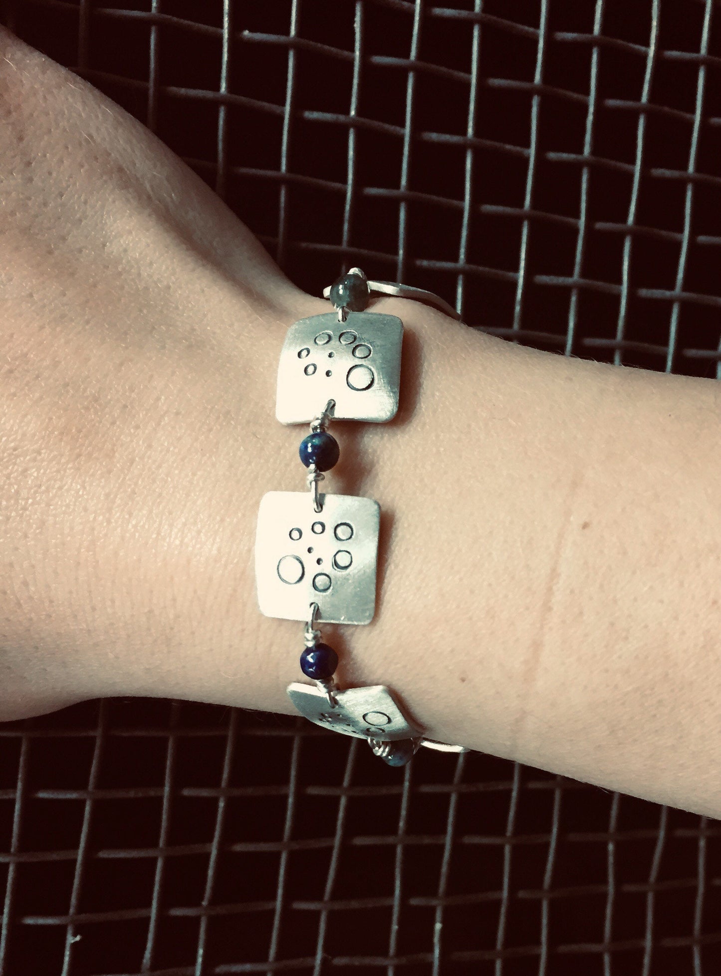 Silberarmband Handarbeit mit Edelsteinen