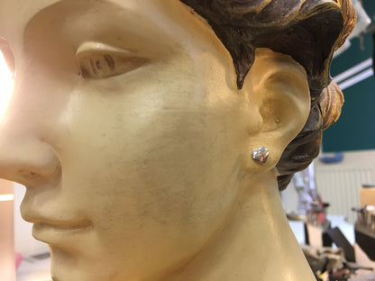 Ohrstecker Herz Silber Handarbeit