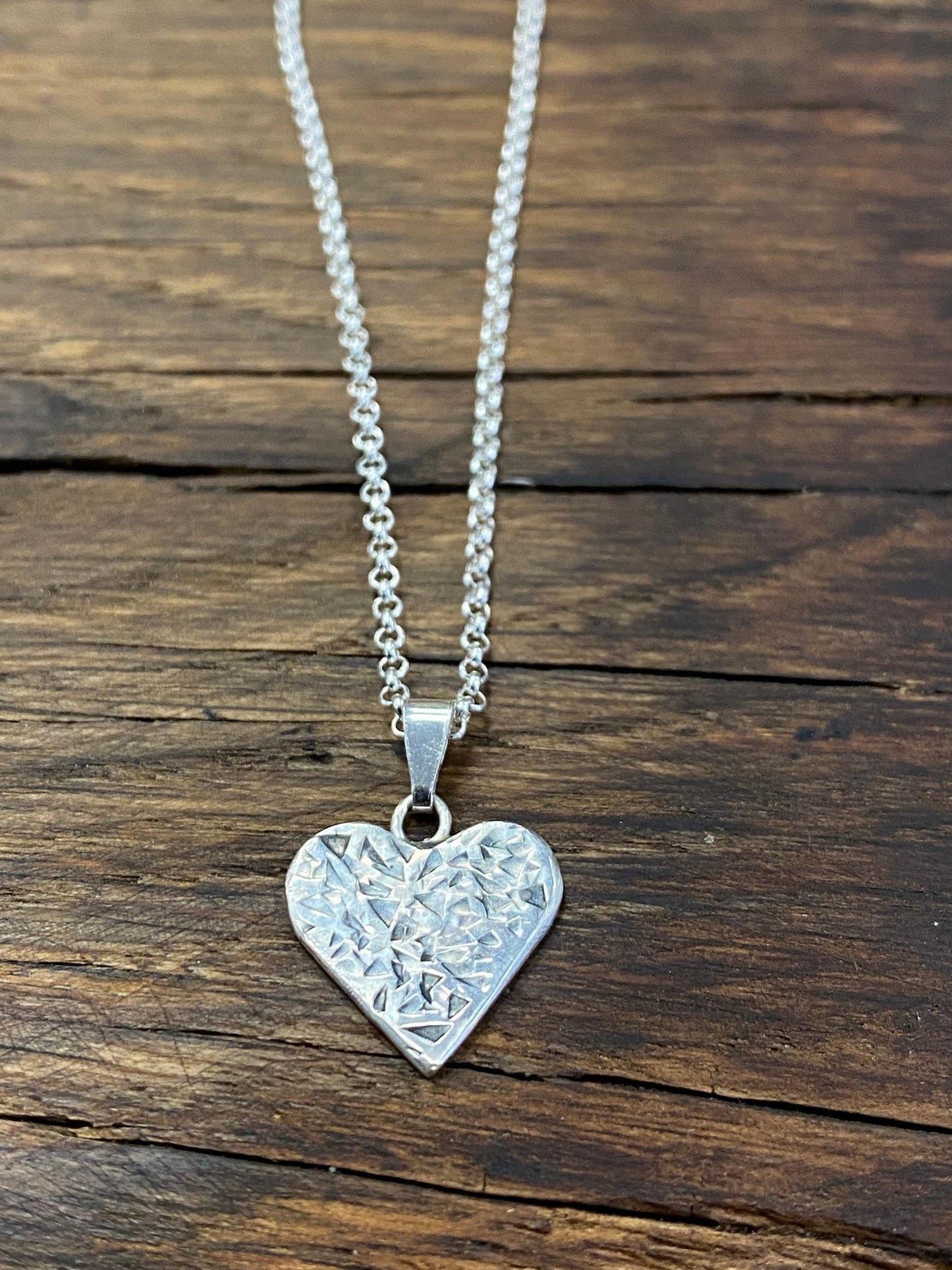 Silberner Herzanhänger