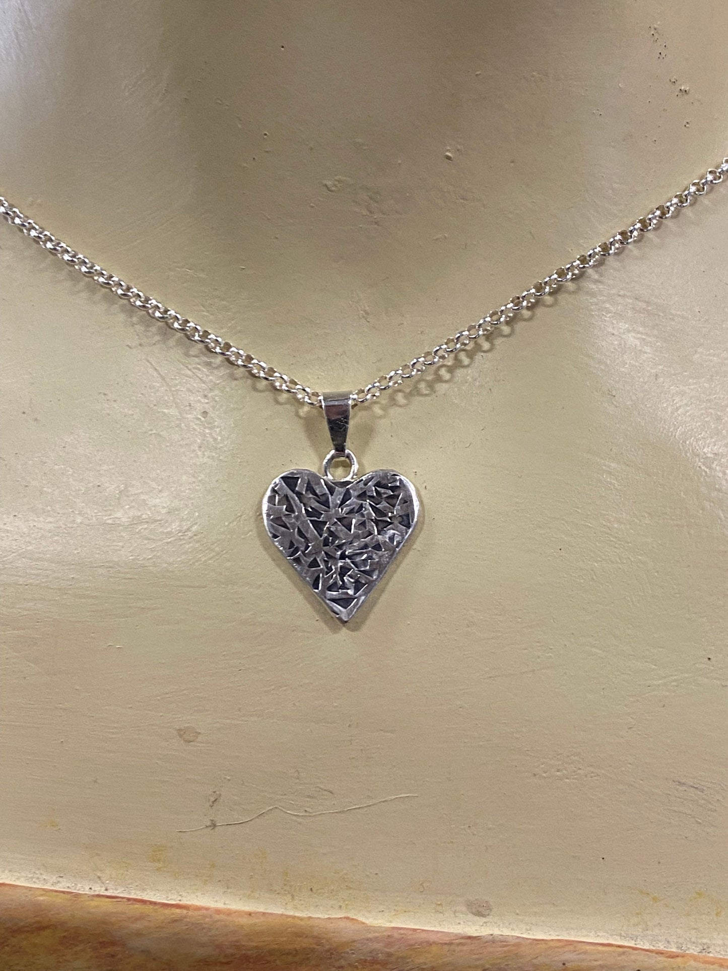 Silberner Herzanhänger
